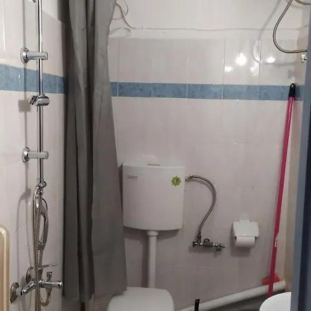 κεντρικό στούντιο στην καρδίτσα. *